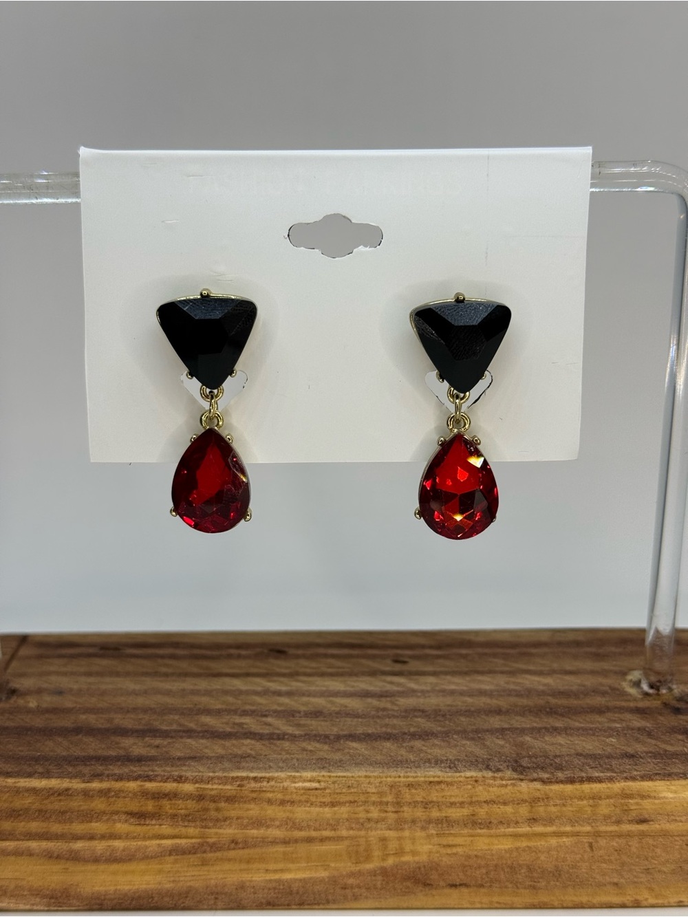 Women’s Black & Red Teardrop Drop Earrings